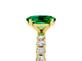 Yellow gold Oval Cut Emerald Solitaire Pavé Band with Four-Prong Setting_5