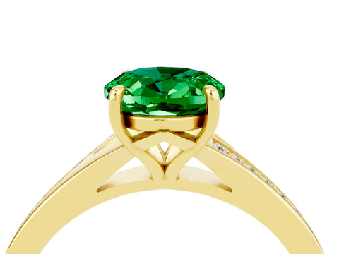 Yellow gold Oval Cut Emerald Solitaire Ring with Pavé Band and Prong Setting_4