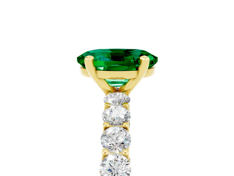 Yellow gold Oval Cut Emerald Solitaire Ring with Shared Prong Pavé Band and Four-Prong Setting_5