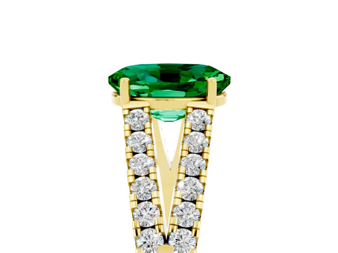 Yellow gold Oval Cut Emerald Split Shank Pavé Engagement Ring with Four-Prong Setting_17
