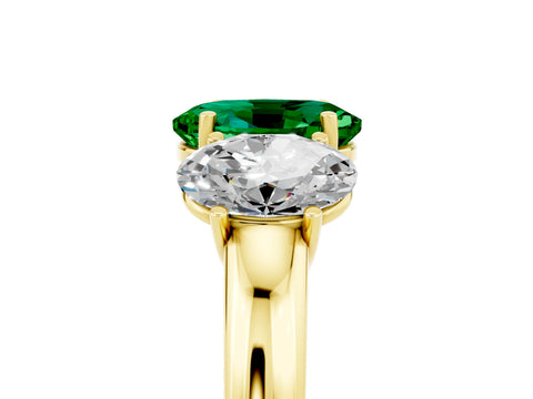 Yellow gold Oval Cut Emerald Three-Stone Ring with Four-Prong Setting and Classic Band_5
