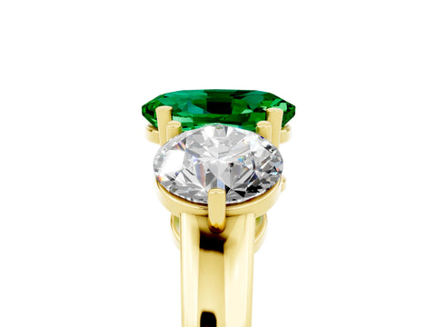 Yellow gold Oval Cut Emerald Three-Stone Ring with Prong Setting and Classic Band_5