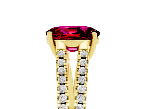 Yellow gold Oval Cut Garnet Solitaire Engagement Ring with Split Shank Pavé Band_5