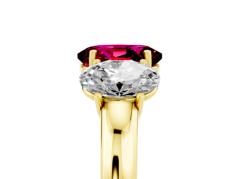 Yellow gold Oval Cut Garnet Three-Stone Ring with Four-Prong Setting and Classic Band_5