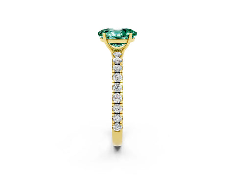 Yellow gold Oval Cut Green Sapphire Pavé Solitaire Engagement Ring with Four-Prong Setting_14
