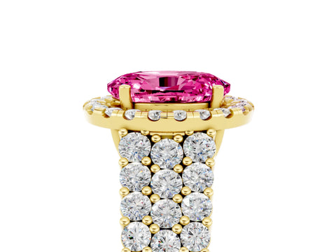 Yellow gold Oval Cut Halo Pavé Diamond Engagement Ring with Split Shank and Four-Prong Setting_5