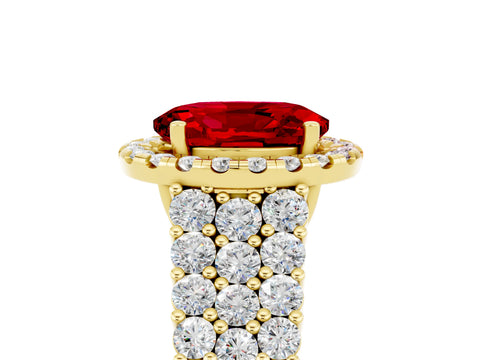 Yellow gold Oval Cut Halo Pavé Diamond Engagement Ring with Split Shank and Four-Prong Setting_5