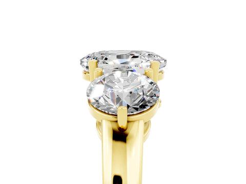 Yellow gold Oval Cut Moissanite Three-Stone Ring with Prong Setting and Classic Band_5