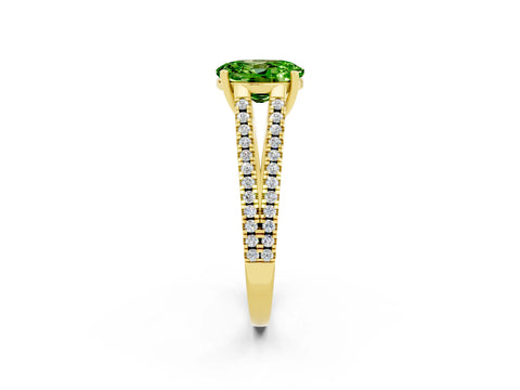Yellow gold Oval Cut Peridot Solitaire Engagement Ring with Split Shank Pavé Band_2
