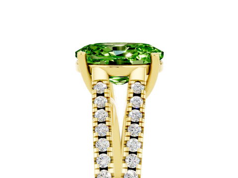 Yellow gold Oval Cut Peridot Solitaire Engagement Ring with Split Shank Pavé Band_5