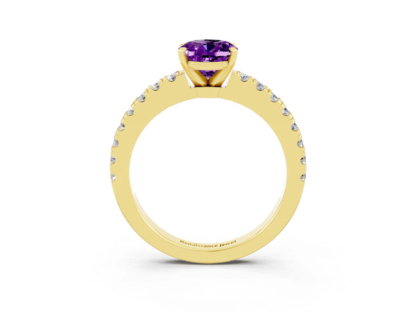 Yellow gold Oval Cut Solitaire Amethyst with Pavé Band and Four-Prong Setting