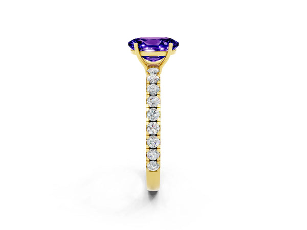 Yellow gold Oval Cut Tanzanite Pavé Solitaire Engagement Ring with Four-Prong Setting