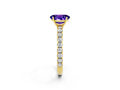 Yellow gold Oval Cut Tanzanite Pavé Solitaire Engagement Ring with Four-Prong Setting_14