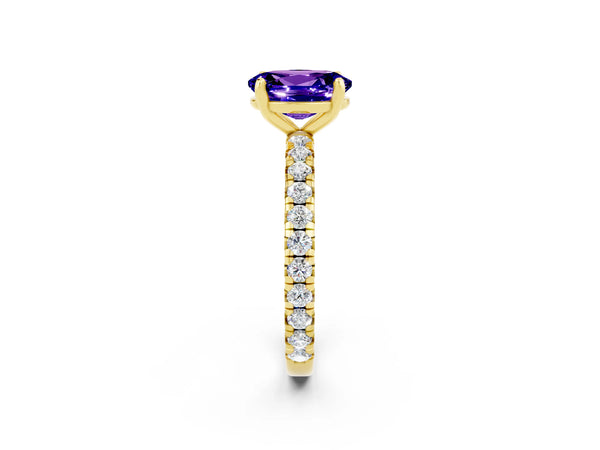 Yellow gold Oval Cut Tanzanite Pavé Solitaire Ring with Round Band and Prong Setting