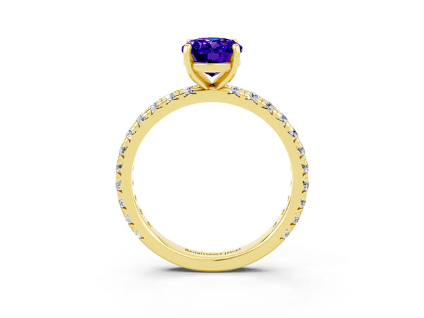 Yellow gold Oval Cut Tanzanite Pavé Solitaire Ring with Round Band and Prong Setting