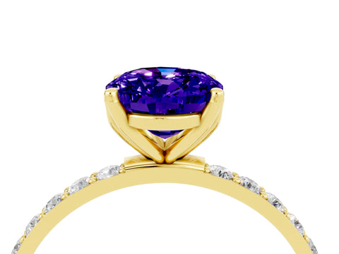 Yellow gold Oval Cut Tanzanite Solitaire Engagement Ring with Pavé Band and Prong Setting_4
