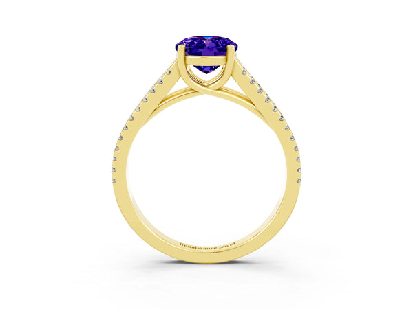 Yellow gold Oval Cut Tanzanite Solitaire Engagement Ring with Split Shank Pavé Band