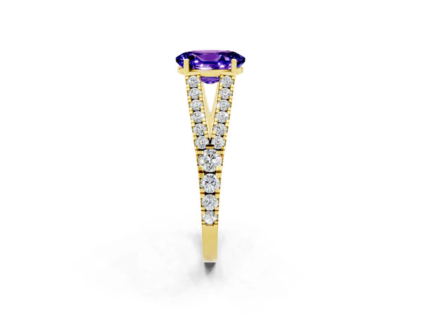 Yellow gold Oval Cut Tanzanite Split Shank Pavé Engagement Ring with Four-Prong Setting