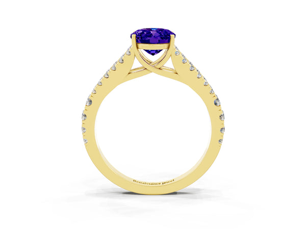 Yellow gold Oval Cut Tanzanite Split Shank Pavé Engagement Ring with Four-Prong Setting