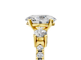 Yellow gold Oval Cut Three-Stone Diamond Pavé Band with Prong Setting_28