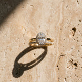 Yellow gold Oval Halo Diamond Ring with Solitaire Band and Prong Setting_33
