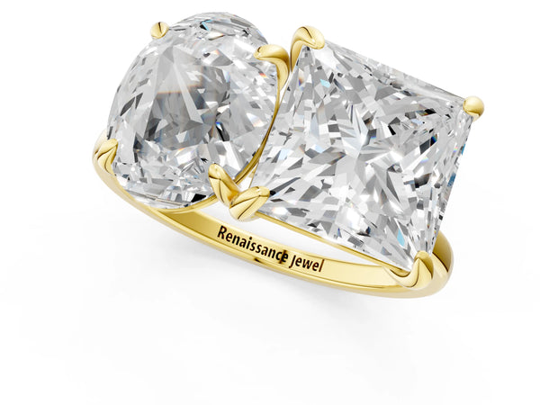 Yellow gold Oval and Princess Toi Moi Ring with Prong Setting and Plain Band