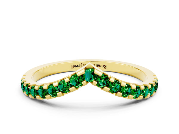 Yellow Gold Round Lab-Grown Emerald Pave Chevron Curved Wedding Band with Shared Prongs