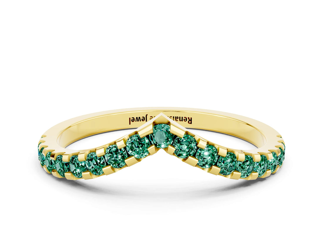 Yellow gold Pavé Round Green Sapphire Chevron Band with Shared Prong Setting_6