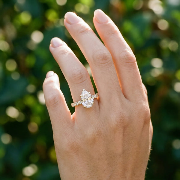 Yellow gold Pear Brilliant Diamond Pavé Band with Six-Prong Setting