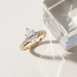 Yellow gold Pear Brilliant Diamond Pavé Band with Six-Prong Setting_6