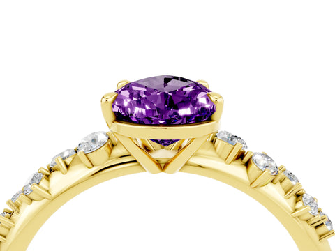 Yellow gold Pear Cut Amethyst Cluster Side Stone Solitaire Ring with Prong Setting_28
