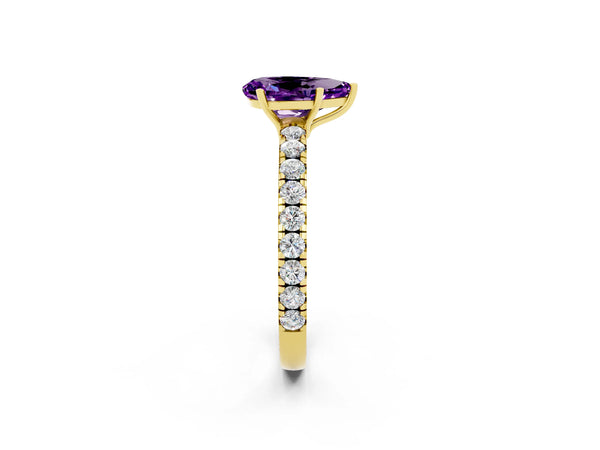 Yellow gold Pear Cut Amethyst Pavé Solitaire Engagement Ring with Four-Prong Setting