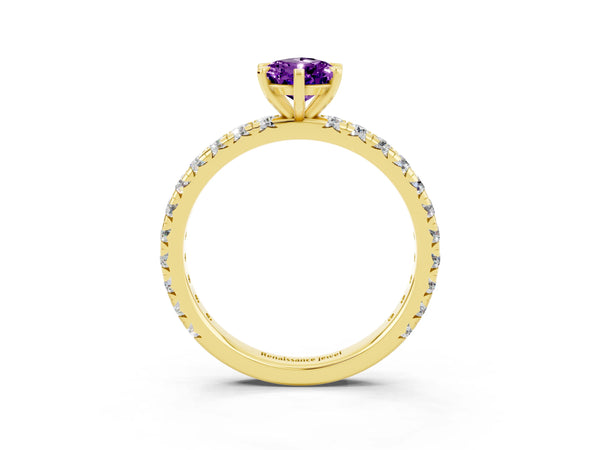 Yellow gold Pear Cut Amethyst Pavé Solitaire Ring with Round Band and Prong Setting