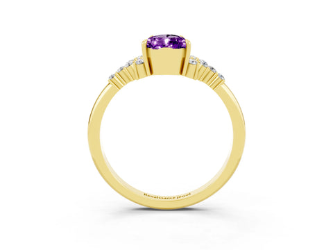 Yellow gold Pear Cut Amethyst Ring with Side Stones and Four-Prong Setting_39
