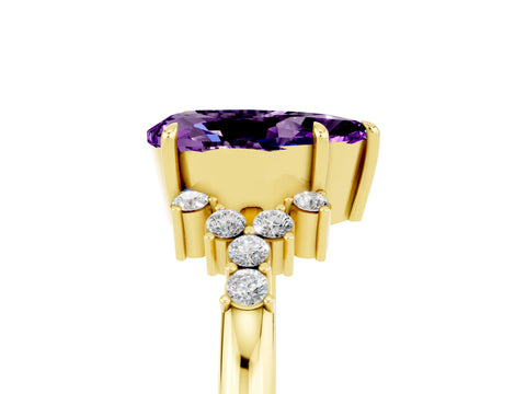 Yellow gold Pear Cut Amethyst Ring with Side Stones and Four-Prong Setting_41