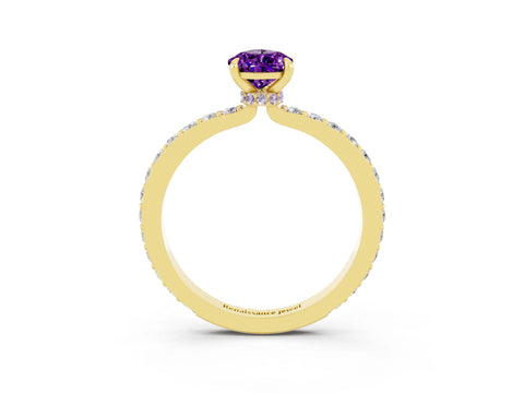Yellow gold Pear Cut Amethyst Solitaire Engagement Ring with Pavé Band and Four-Prong Setting_3