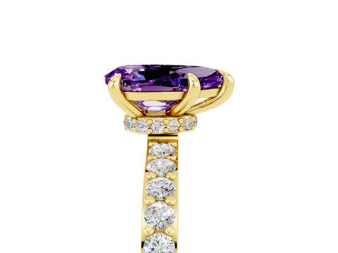 Yellow gold Pear Cut Amethyst Solitaire Engagement Ring with Pavé Band and Four-Prong Setting_5