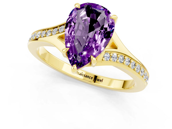Yellow gold Pear Cut Amethyst Solitaire Ring with Pavé Band and Prong Setting
