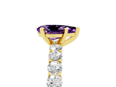Yellow gold Pear Cut Amethyst Solitaire Ring with Shared Prong Pavé Band and Four-Prong Setting_5