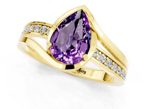 Yellow gold Pear Cut Amethyst Solitaire Ring with Split Shank and Prong Setting