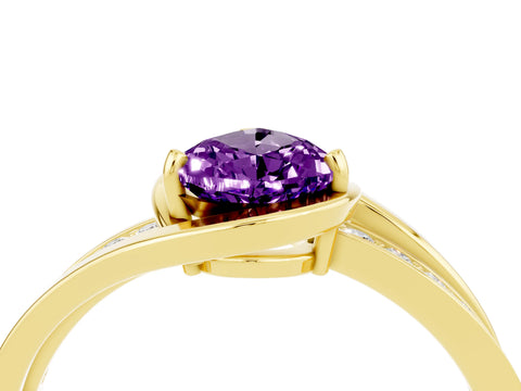 Yellow gold Pear Cut Amethyst Solitaire Ring with Split Shank and Prong Setting_4