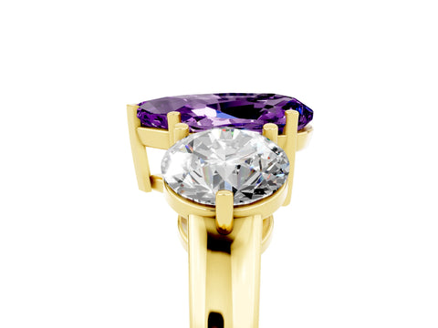 Yellow gold Pear Cut Amethyst Three-Stone Ring with Prong Setting and Classic Band_5