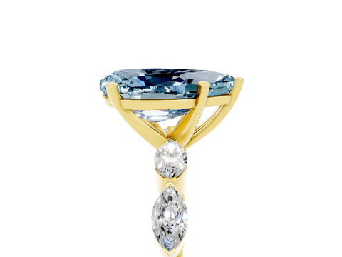 Yellow gold Pear Cut Aquamarine Ring with Marquise Side Stones and Prong Setting_5