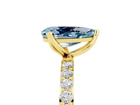 Yellow gold Pear Cut Aquamarine Solitaire Engagement Ring with Pavé Band and Prong Setting_5