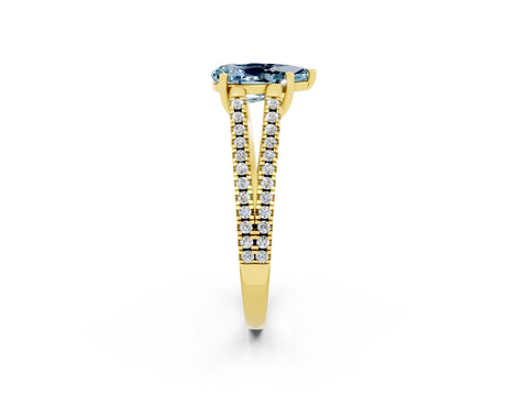 Yellow gold Pear Cut Aquamarine Solitaire Engagement Ring with Split Shank Pavé Band_2