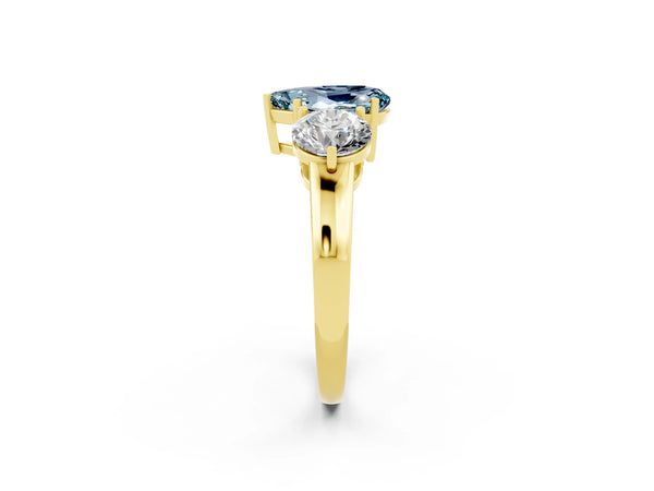Yellow gold Pear Cut Aquamarine Three-Stone Ring with Prong Setting and Classic Band