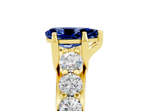 Yellow gold Pear Cut Blue Sapphire Engagement Ring with Pavé Band and Four-Prong Setting_5