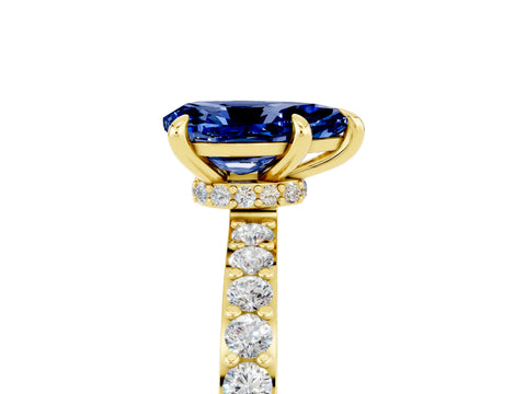 Yellow gold Pear Cut Blue Sapphire Ring with Pavé Band and Four-Prong Setting_5