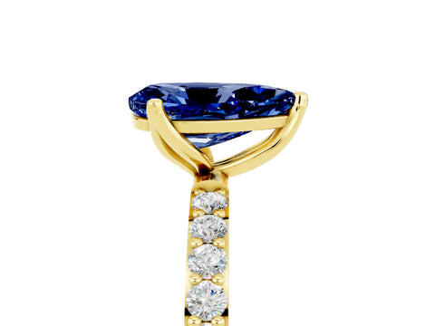 Yellow gold Pear Cut Blue Sapphire Solitaire Engagement Ring with Pavé Band and Prong Setting_5