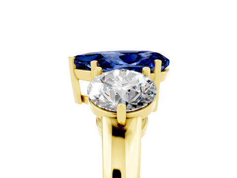 Yellow gold Pear Cut Blue Sapphire Three-Stone Ring with Prong Setting and Classic Band_5
